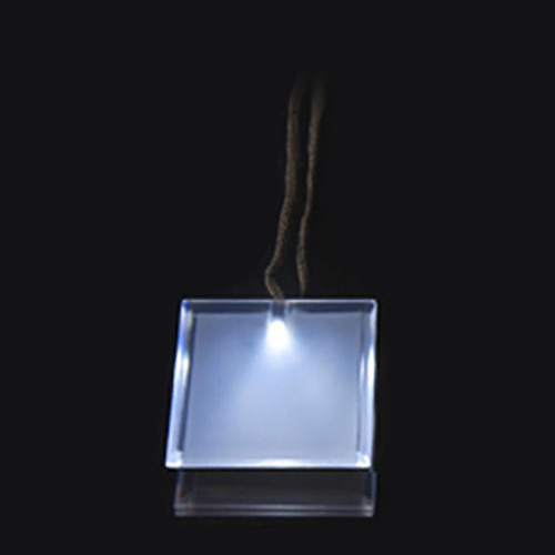 BADGE DEL CARRE AVEC CORDON - BLANC - 3 BATTERIES AG3 INCLUSES & REMPLAÇABLES